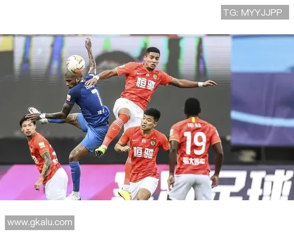 中国足球俱乐部为球星送豪宅引热议：背后深层原因与未来影响分析